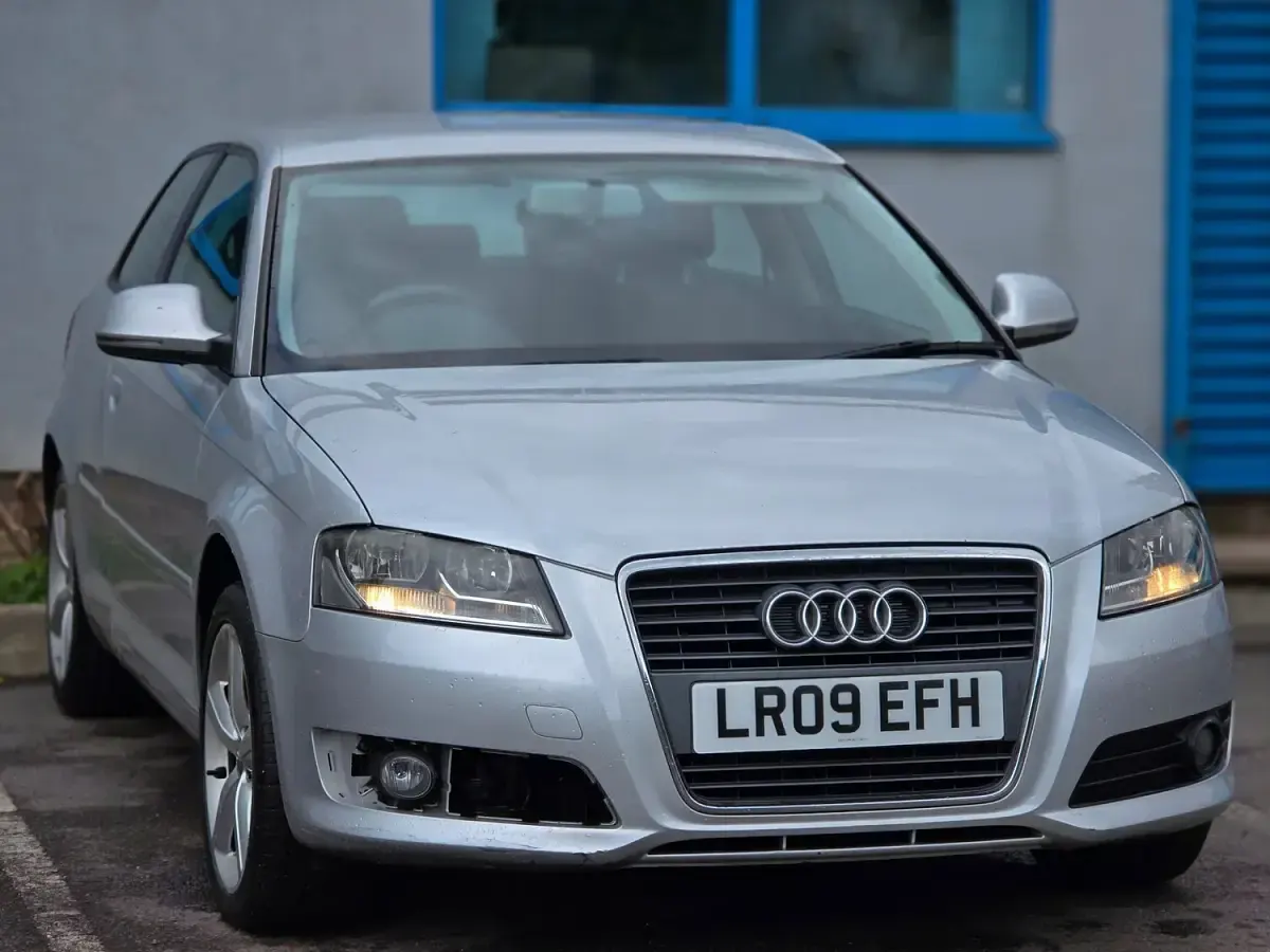 Used Audi A3 102 HP (75 kW) 2009 Silver Hatchback