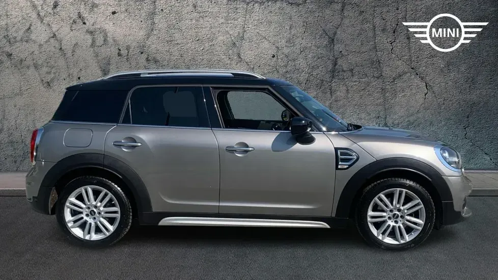 Used Mini Cooper Countryman Exclusive 134 HP (98 kW) 2020 Silver SUV