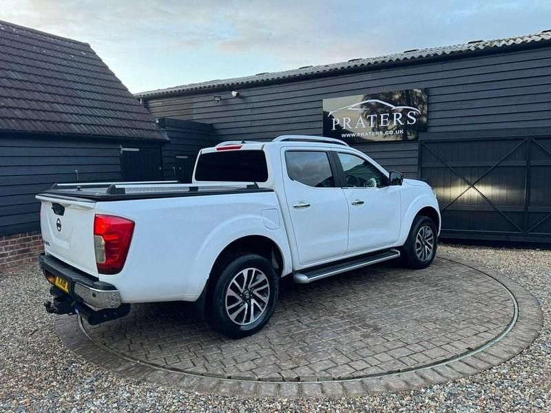 Used Nissan Navara Tekna 190 HP (139 kW) 2018 White Pickup