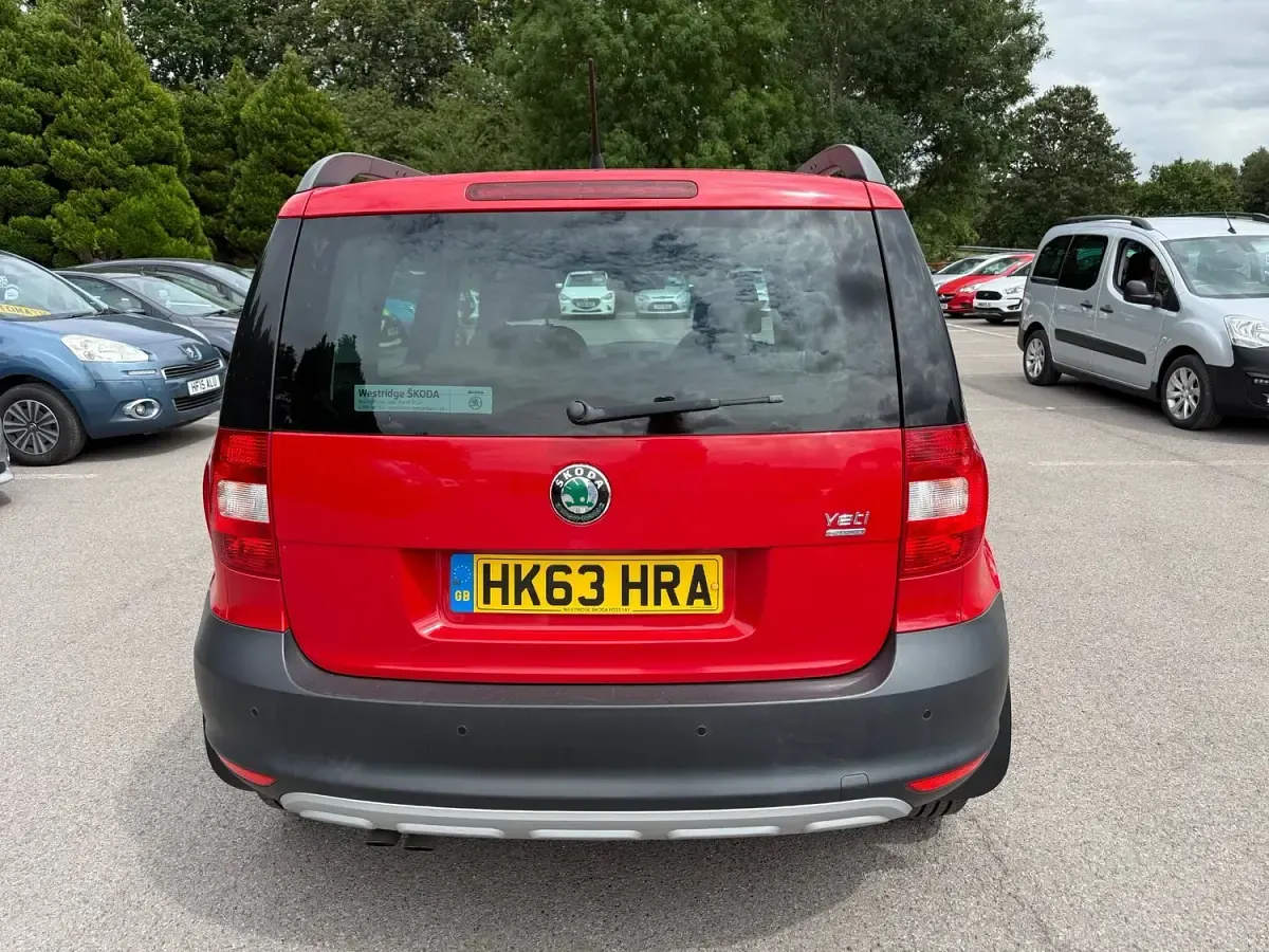 Used Skoda Yeti GreenLine 105 HP (77 kW) 2013 Red SUV