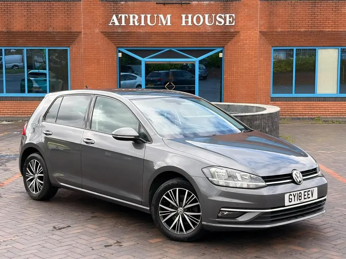 Used VW Golf VII SE 125 HP (91 kW) 2018 Grey Hatchback