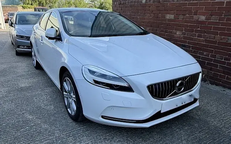Used Volvo V40 Inscription 150 HP (110 kW) 2019 Hatchback