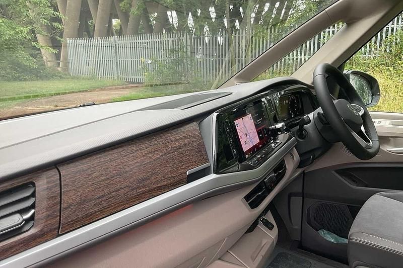 Used VW Multivan Style 2025 Red Van