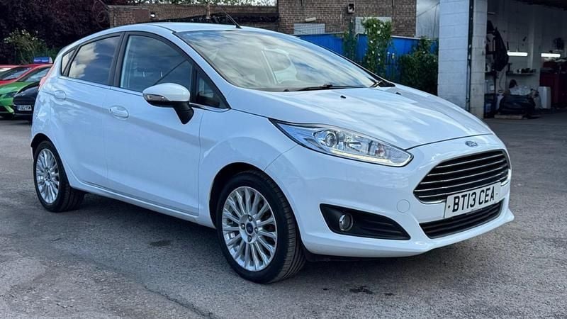 White Used 2013 Ford Fiesta Titanium Hatchback | £5,295 (Fair price) - Image 1/3