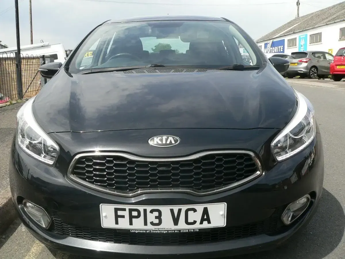 Used Kia Ceed 128 HP (94 kW) 2013 Black Hatchback