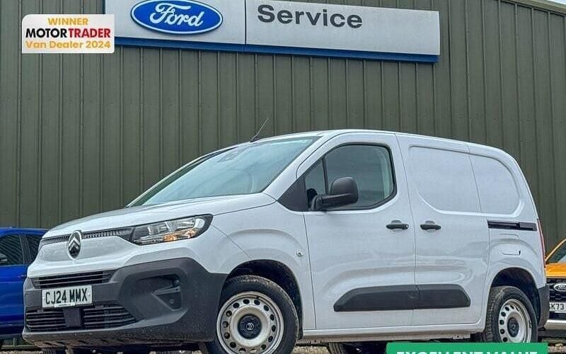 Used Citroën Berlingo 102 HP (75 kW) 2024 White MPV