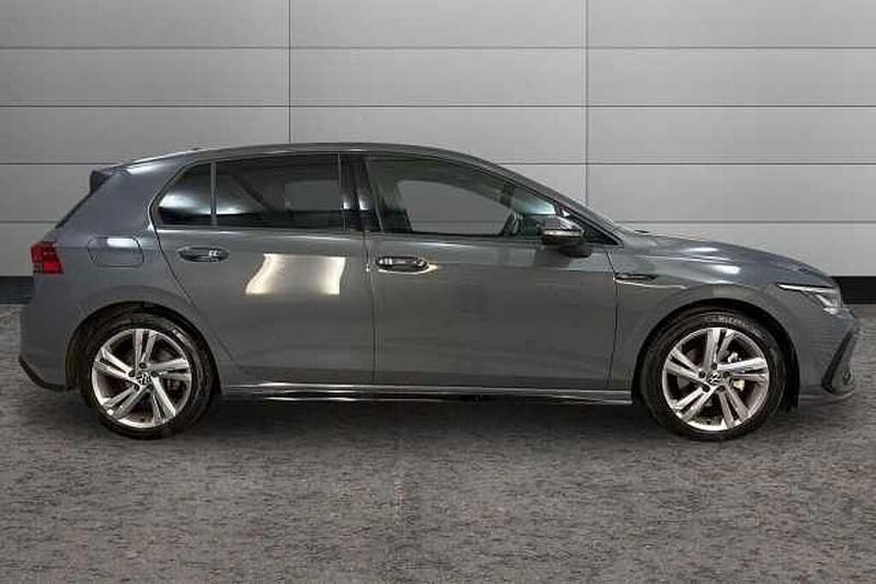 Second-hand VW Golf VIII 150 CP (110 kW) 2023