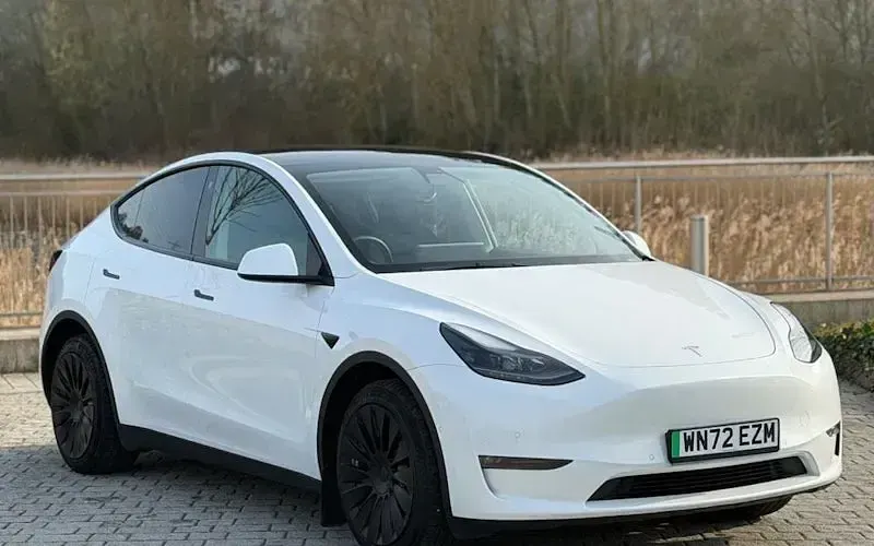 Begagnad Tesla Model Y Long Range AWD 286 kW (389 HK) 2025 SUV
