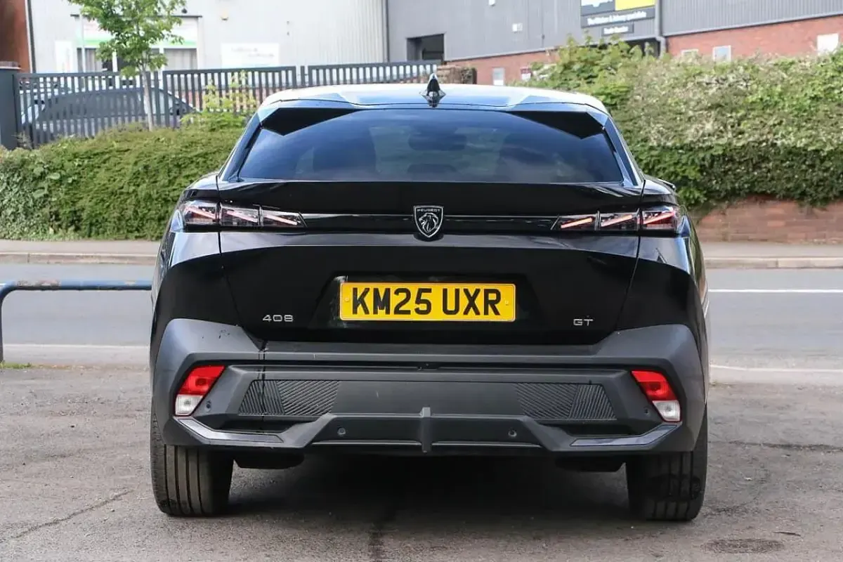 Usado Peugeot 408 GTi 134 CV (98 kW) 2025 Negro SUV