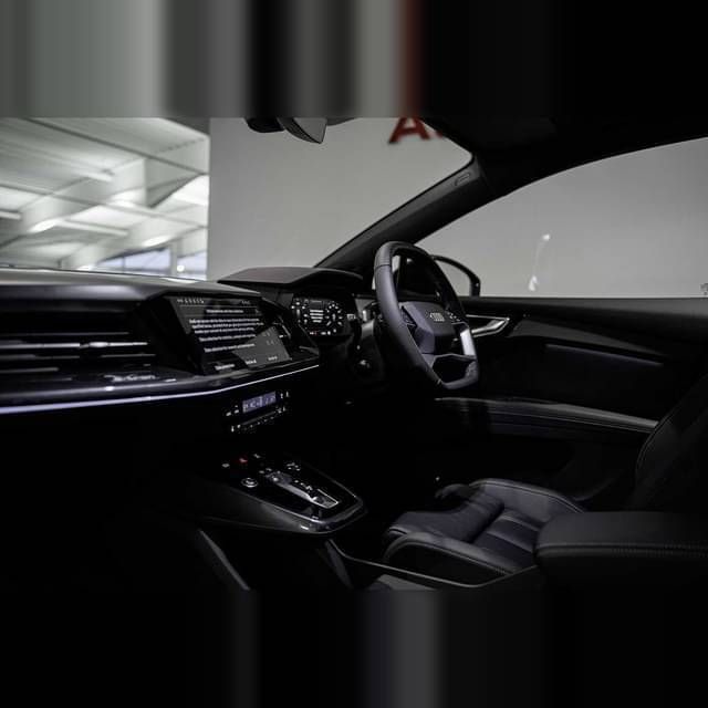 Image 2/4