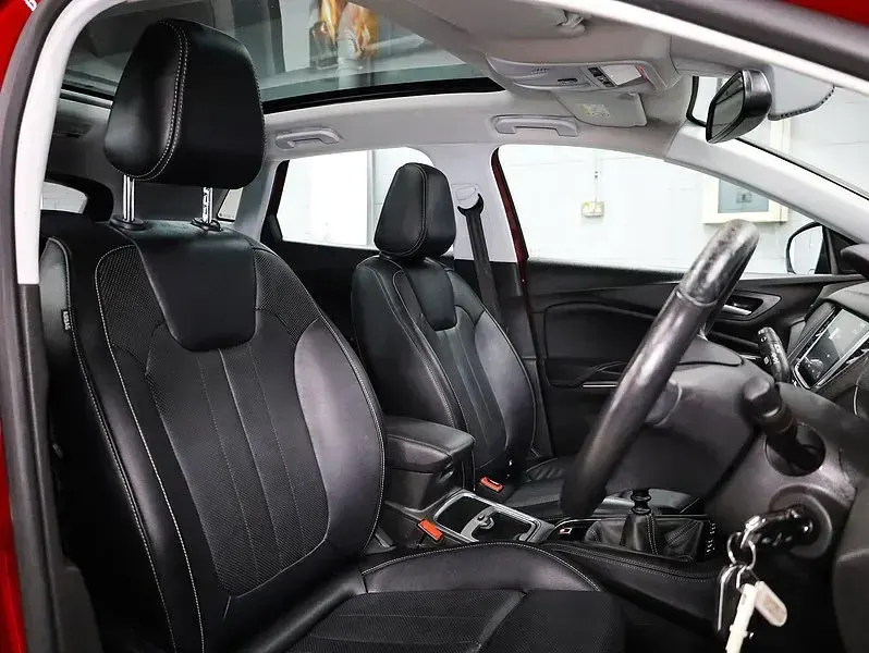 Used Vauxhall Grandland X Elite 131 HP (96 kW) 2020 Red SUV