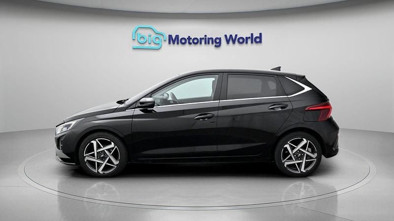 Gebraucht Hyundai i20 Ultimate 99 PS (72 kW) 2024 Schwarz Kleinwagen