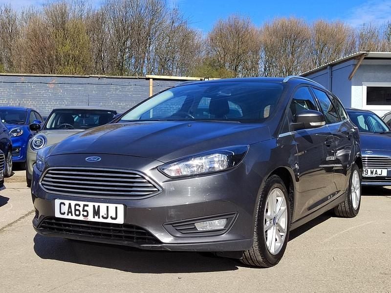 Used Ford Focus Zetec 123 HP (90 kW) 2016 Grey Estate