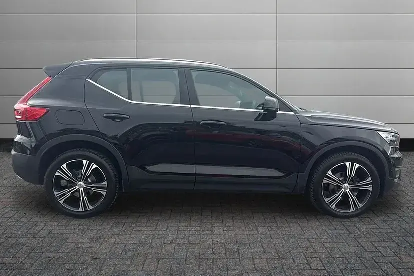 Used Volvo XC40 Inscription 163 HP (119 kW) 2020 Black SUV