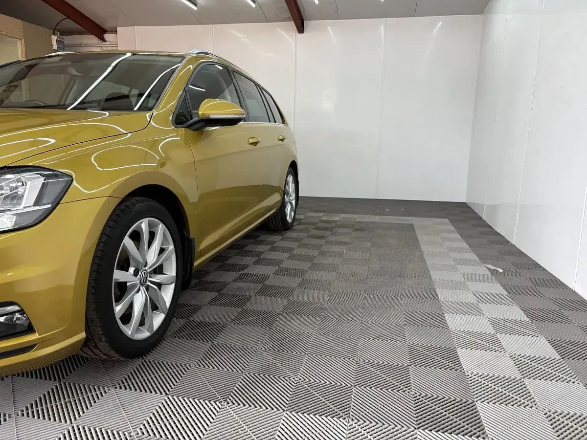Used VW Golf VII GT 150 HP (110 kW) 2019 Yellow Estate