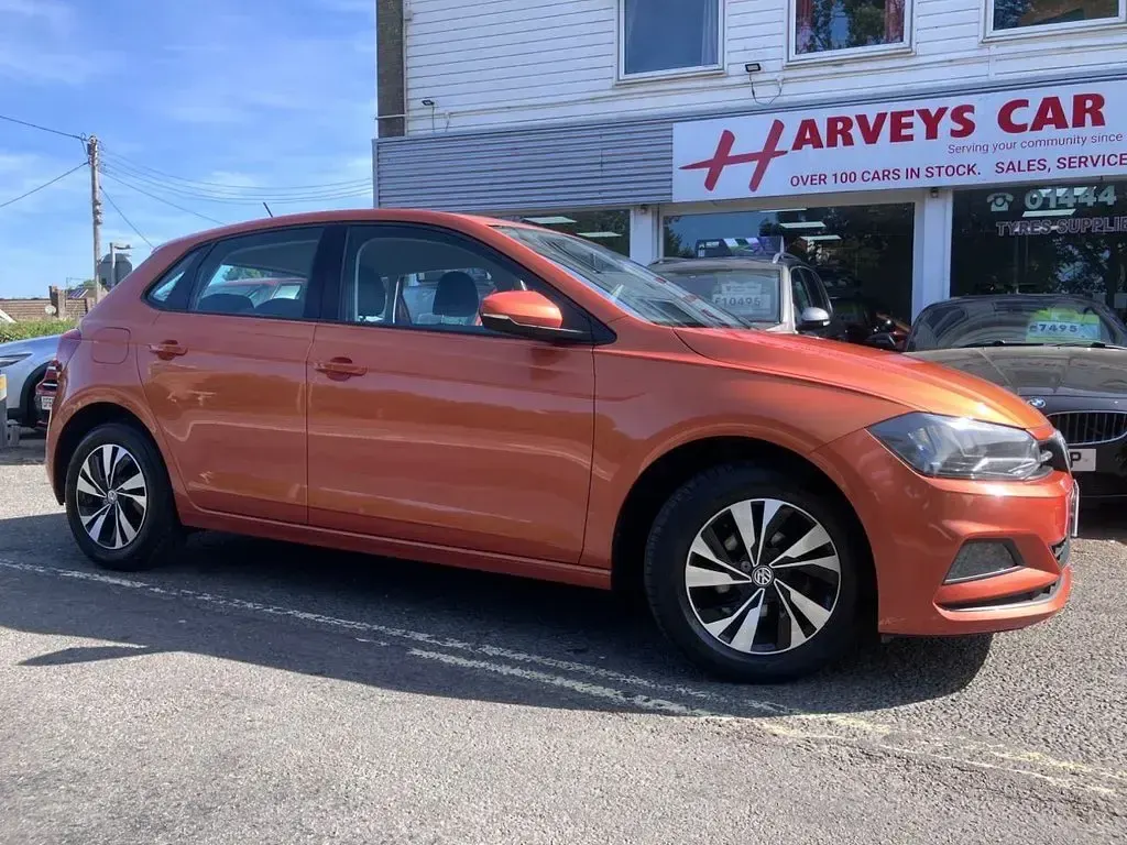 Used VW Polo SE 65 HP (47 kW) 2018 Orange Hatchback