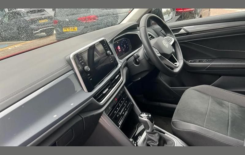 Used VW T-Roc Style 150 HP (110 kW) 2023 Red SUV