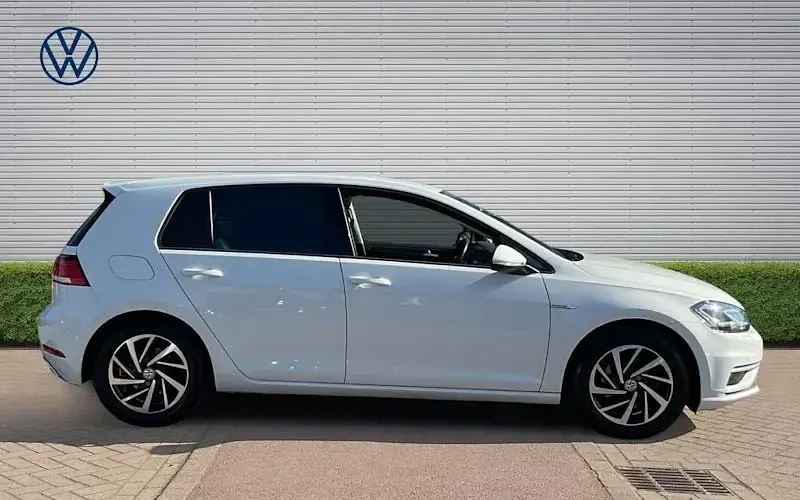 Used VW Golf VIII Edition 131 HP (96 kW) 2020 White Hatchback