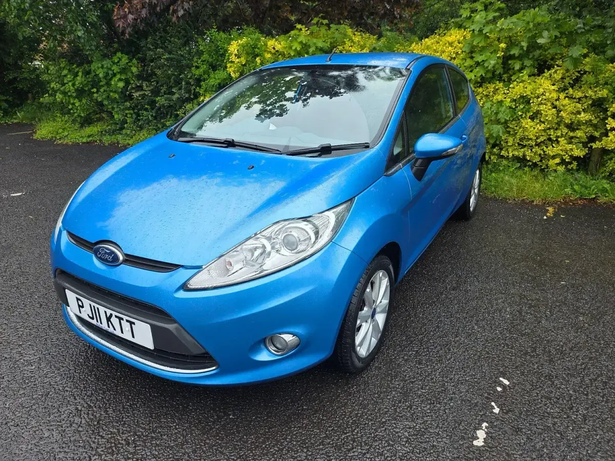 Used Ford Fiesta Zetec 82 HP (60 kW) 2011 Blue Hatchback