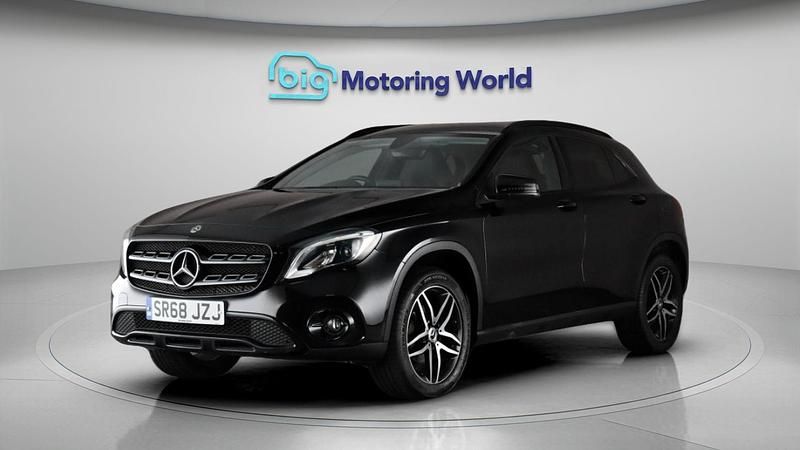 Used Mercedes GLA180 Urban 122 HP (89 kW) 2019 Black SUV