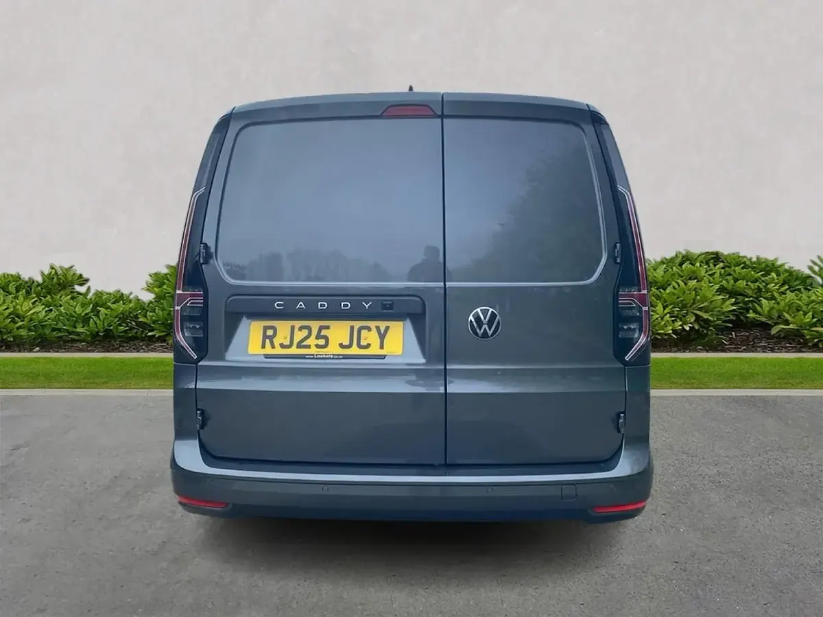 Usado VW Caddy Pro 102 HP (75 kW) 2025 Cinzento Monovolume