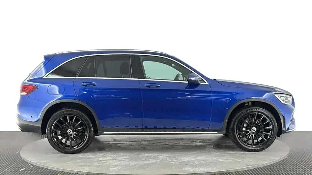 Used Mercedes GLC300 AMG line 333 HP (244 kW) 2022 Blue SUV