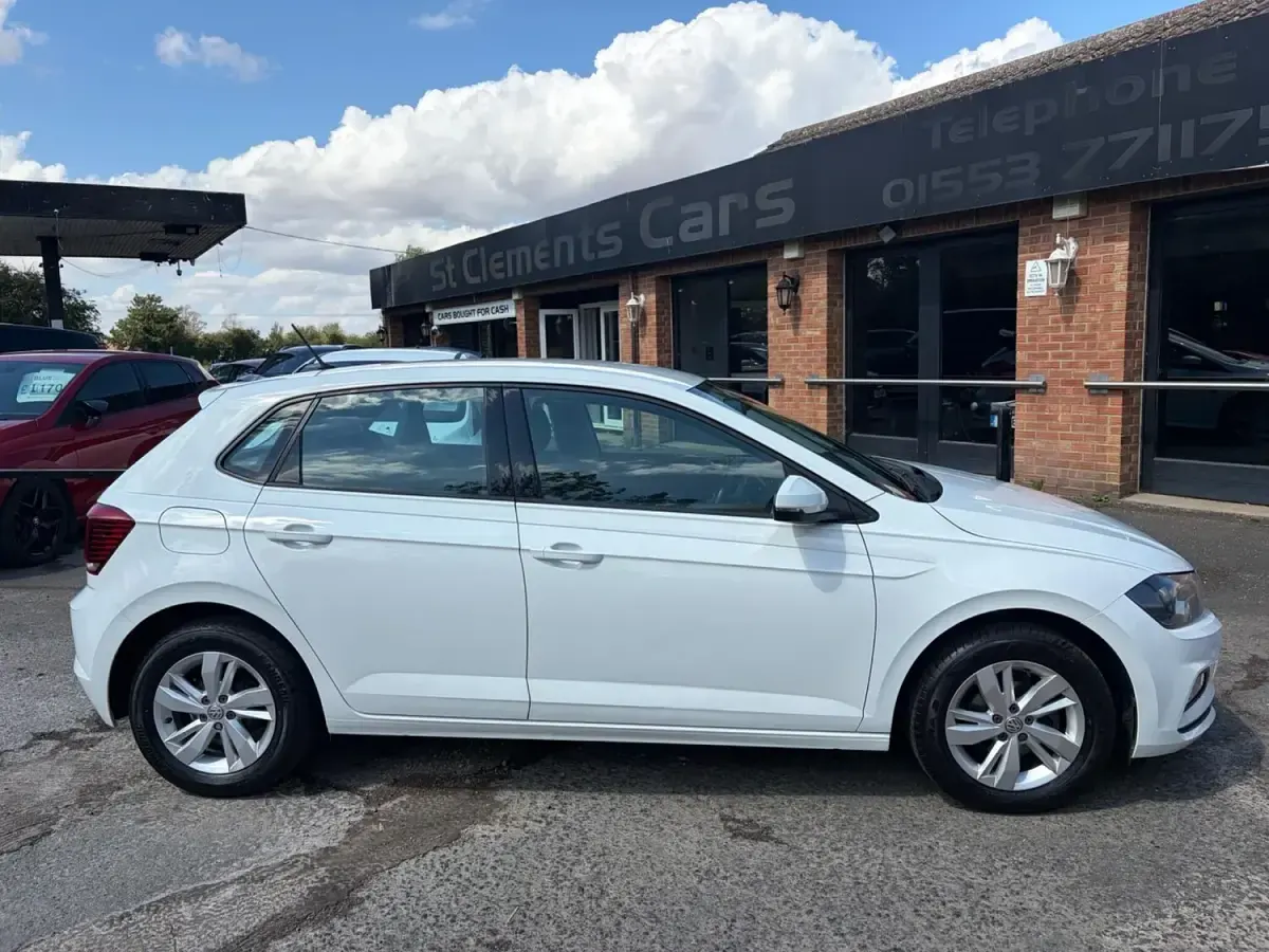 Used VW Polo SE 2018 White Hatchback