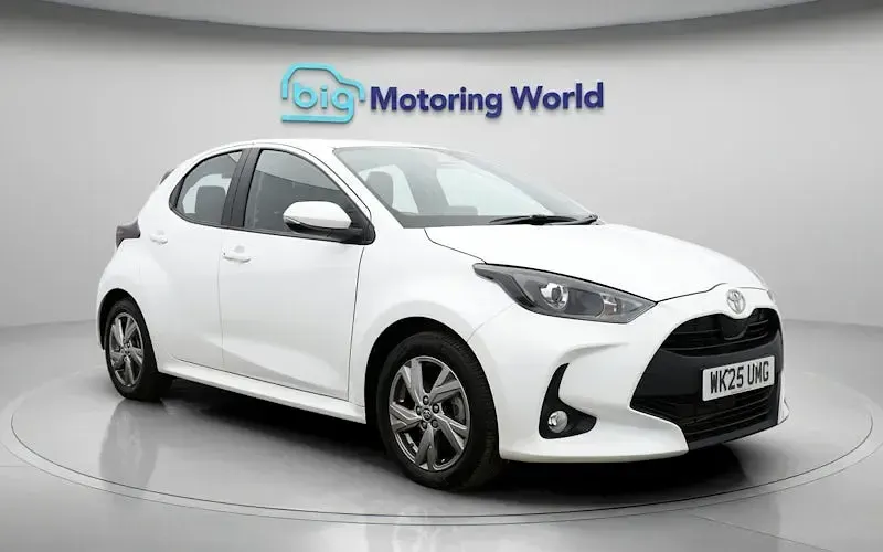 Used Toyota Yaris 116 HP (85 kW) 2025 White Hatchback