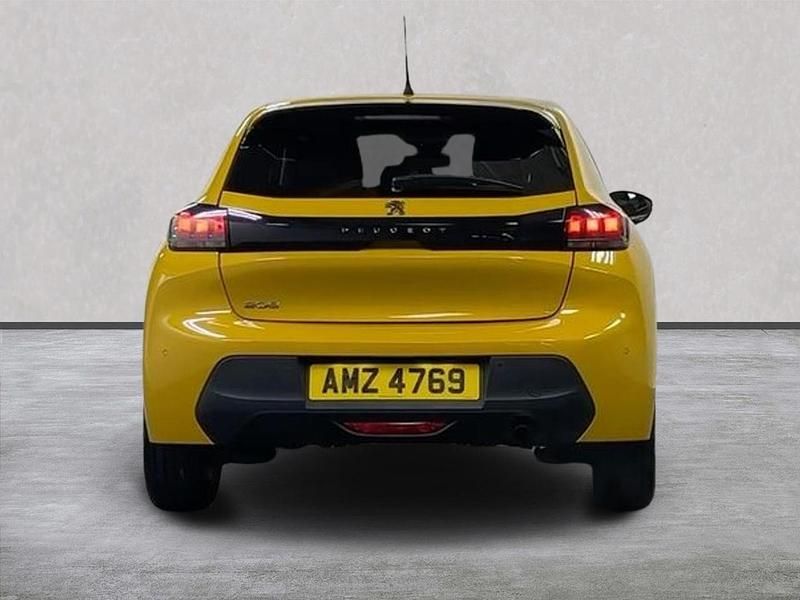 Used Peugeot 208 Active+ 74 HP (54 kW) 2023 Yellow Hatchback