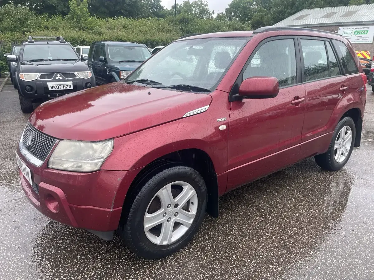 Used Suzuki Grand Vitara 129 HP (94 kW) 2009 Red SUV