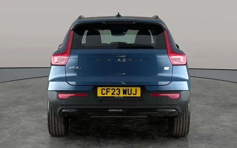 Used Volvo XC40 Plus 211 HP (155 kW) 2023 Blue SUV