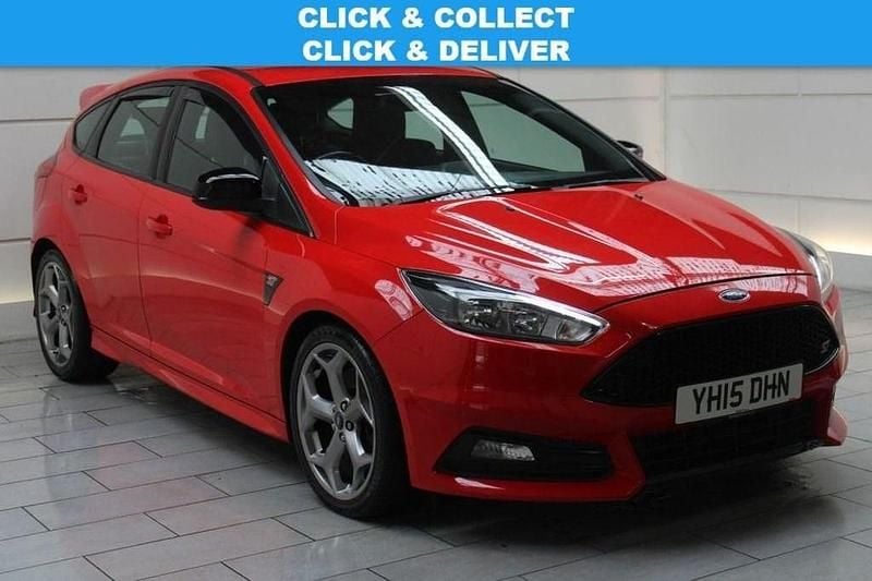 Used Ford Focus ST 185 HP (136 kW) 2015 Red Hatchback