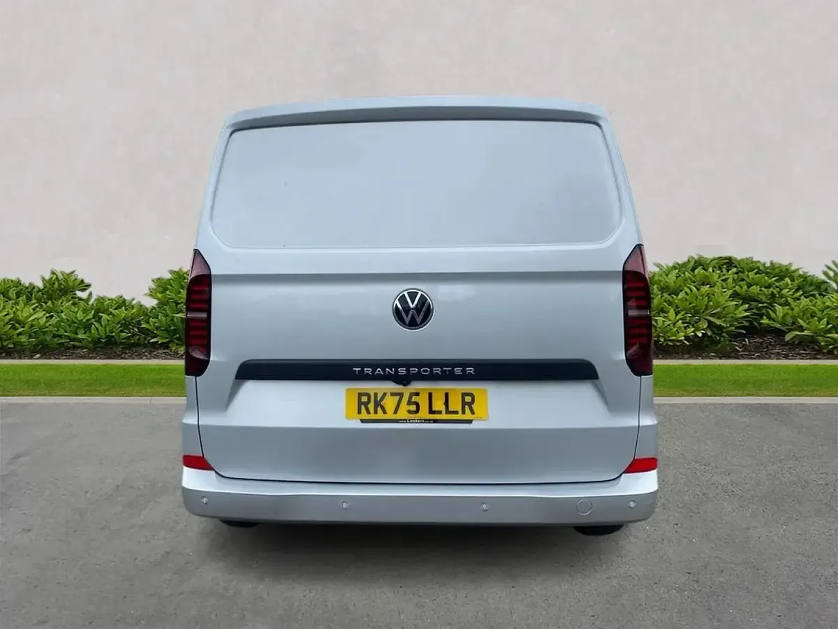 Second-hand VW Transporter Pro 170 CP (125 kW) 2025 Gri Van