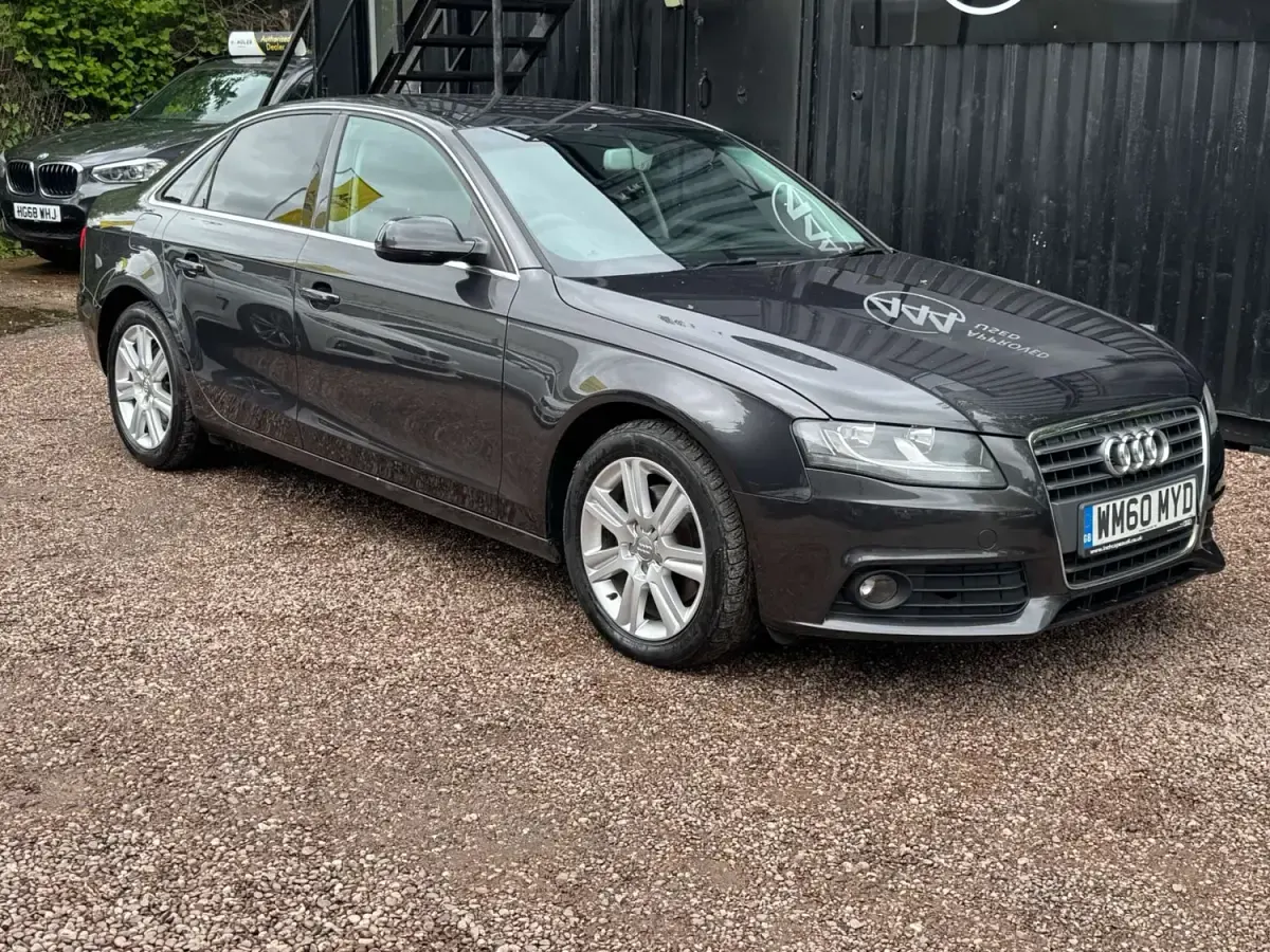 Usado Audi A4 2011 Gris Berlina