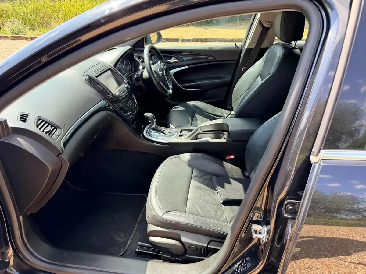 Used Vauxhall Insignia Elite 163 HP (119 kW) 2015 Black Hatchback
