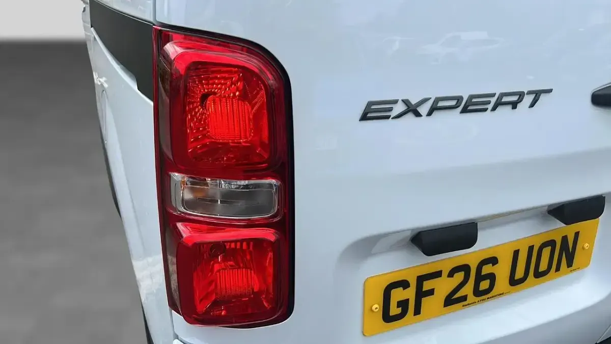 New Peugeot Expert 143 HP (105 kW) 2026 White Van
