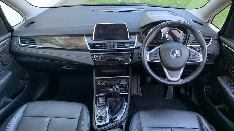 Used BMW 218 Gran Tourer Luxury Line 138 HP (101 kW) 2019 Grey MPV