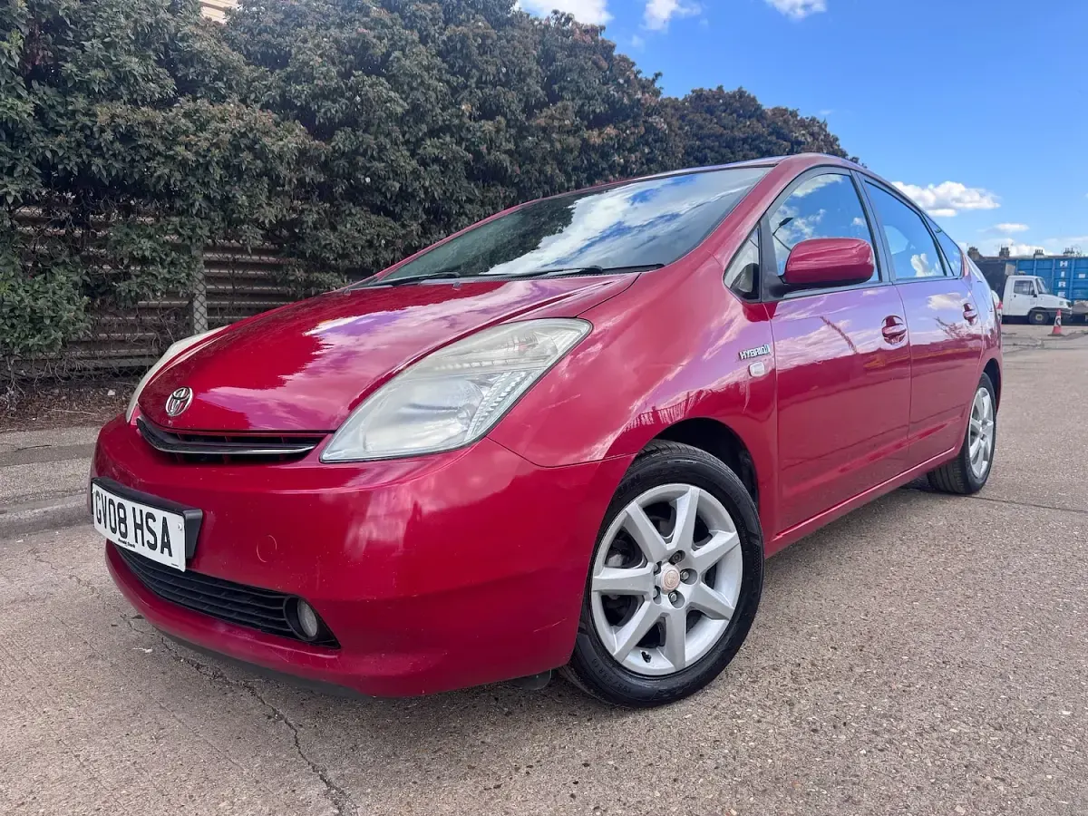 Used Toyota Prius 76 HP (55 kW) 2008 Red Hatchback