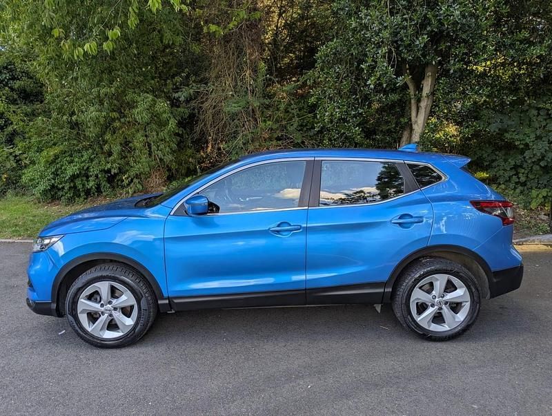 Used Nissan Qashqai Acenta Premium 115 HP (84 kW) 2018 Blue SUV