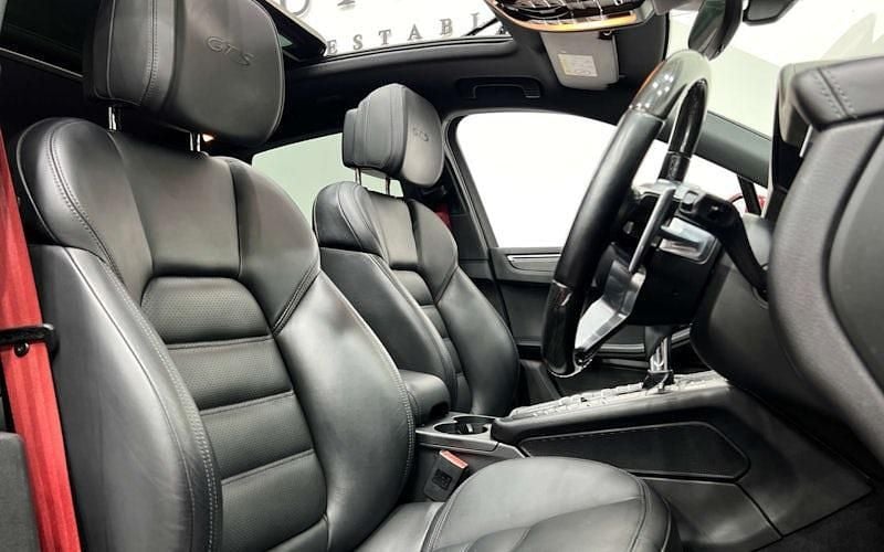 Used Porsche Macan GTS 360 HP (264 kW) 2017 Red SUV