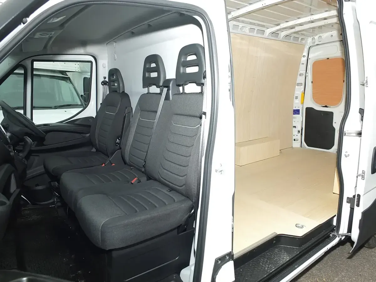 New Iveco Daily 136 HP (100 kW) 2025 White Van