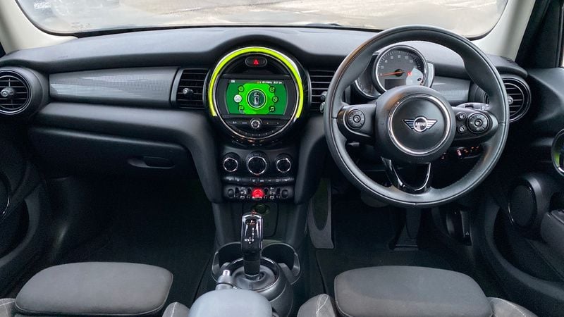 Used Mini Cooper Classic 136 HP (100 kW) 2018 Black Hatchback