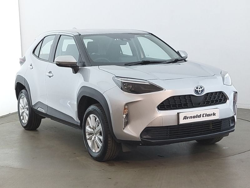 Silver Used 2022 Toyota Yaris Hybrid Estate | £19,298 (Good price) - Image 1/4