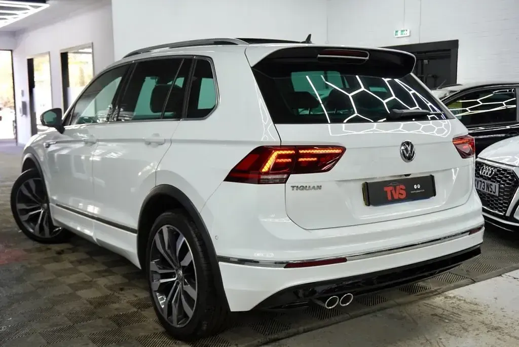 Używany VW Tiguan R-line 150 KM (110 kW) 2019 Biały SUV