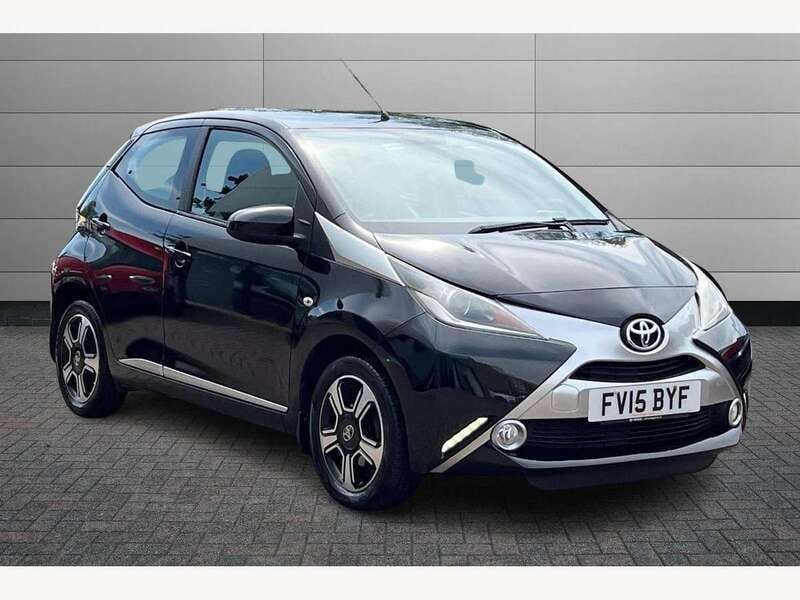Black Used 2015 Toyota Aygo X-clusiv Hatchback | £5,790 (Fair price) - Image 1/2