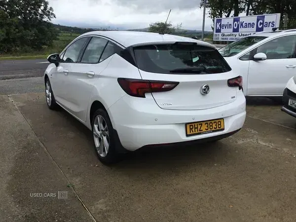 Used Vauxhall Corsa Design Edition 100 HP (73 kW) 2025 White Hatchback