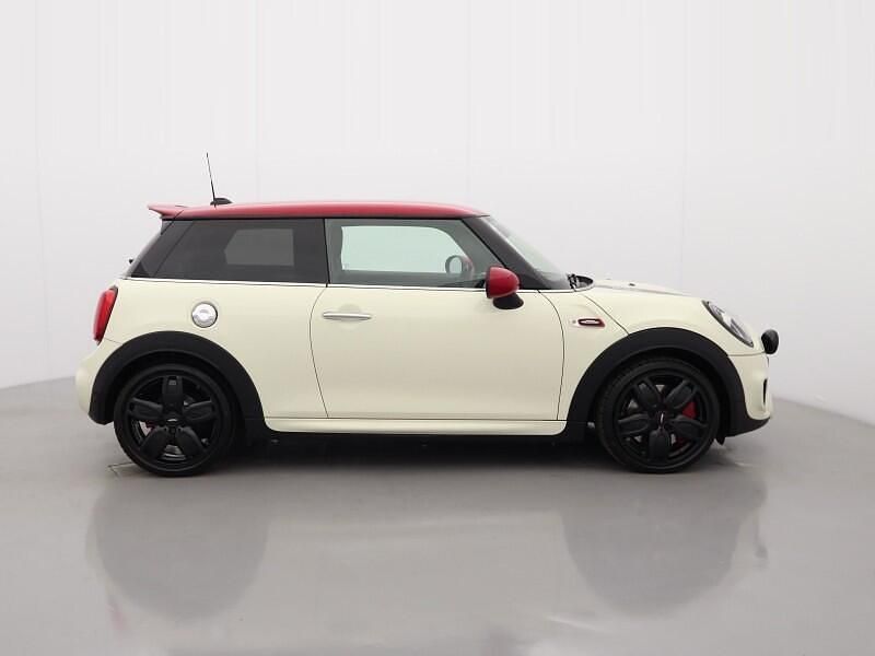 Used Mini John Cooper Works Hatch 228 HP (167 kW) 2018 White Hatchback
