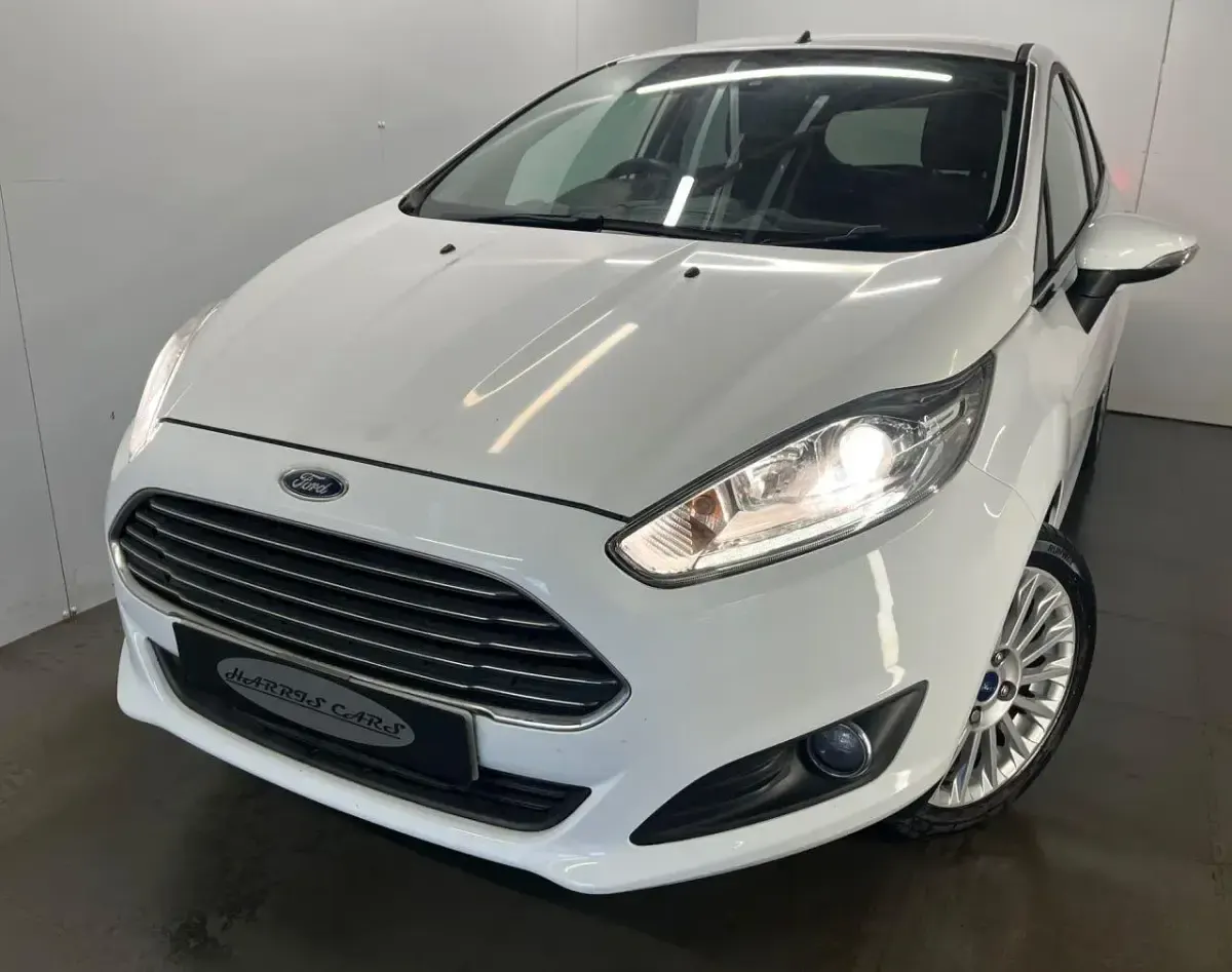 Used Ford Fiesta Titanium X 125 HP (91 kW) 2013 White Hatchback