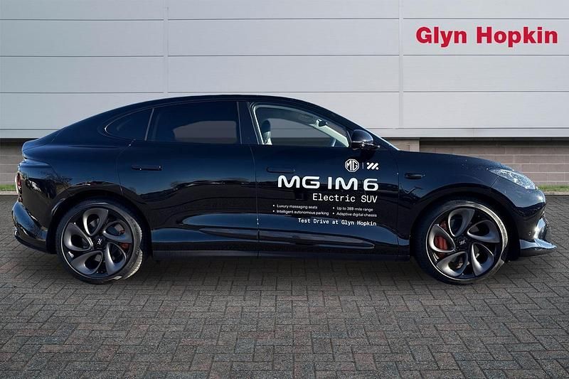 Ny MG IM6 553 kW (752 HK) 2025 Svart SUV