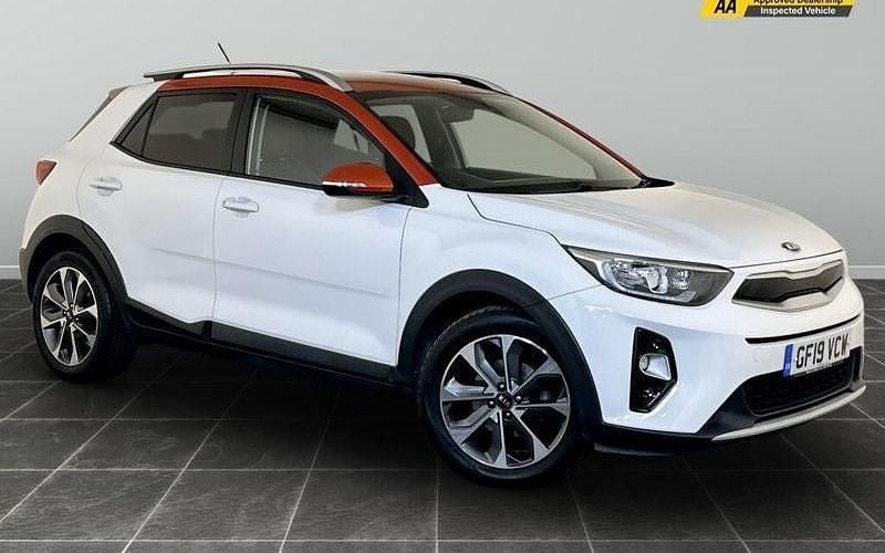 White Used 2019 Kia Stonic SUV | £9,995 (Good price) - Image 1/2